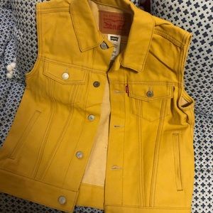 NWT Levi’s yellow denim vest youth M 10-12